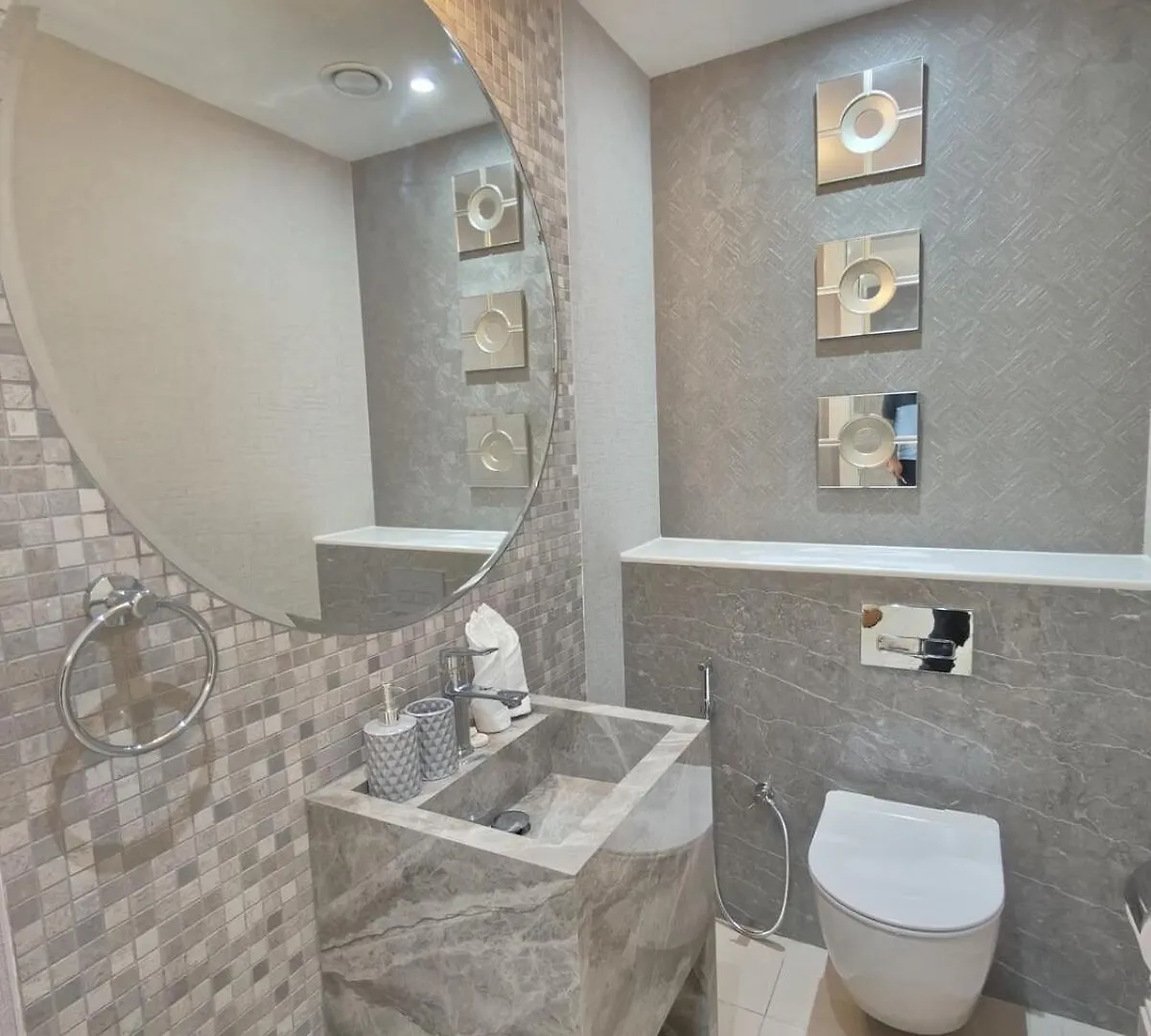 Marina Bliss Luxe Stay With Waterfront And Palm Views Dubai